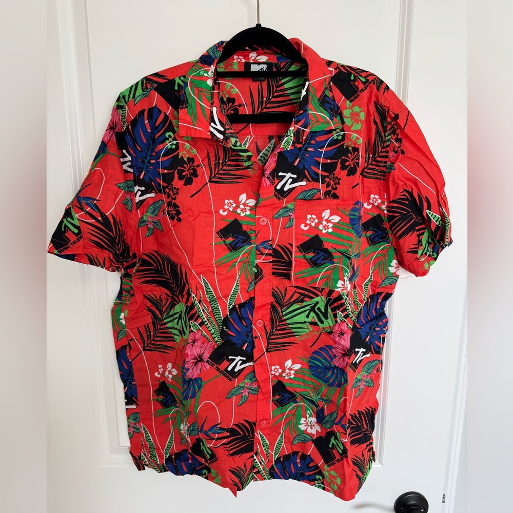 Men’s MTV Hawaiian Floral Button Up Short Sleeve Shirt